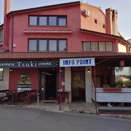 Luna Tsuki Six * Rovigno