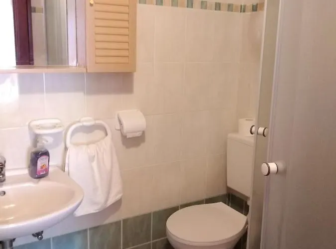 מלון דירות Luna Tsuki Six רוביני