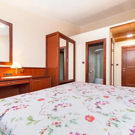 Hotel apartamentowy Nonna Marija Six